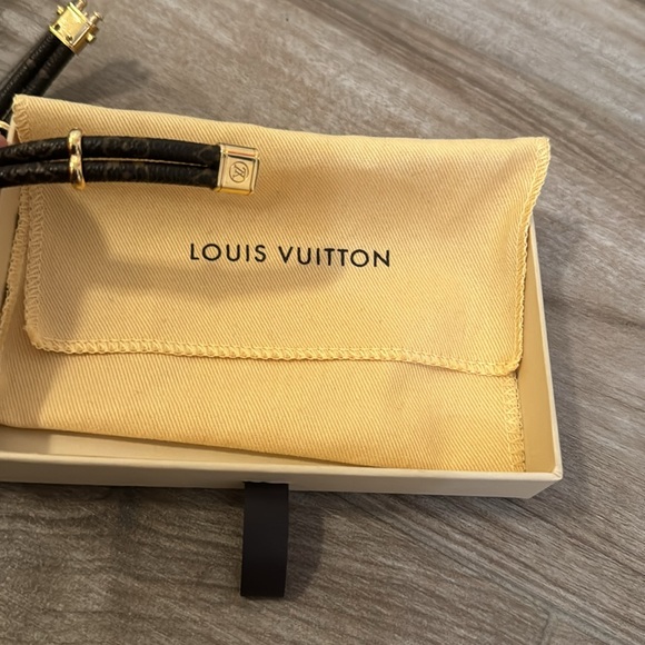 Authentic Louis Vuitton “KEEP IT TWICE BRACLET”!  Like-New Excellent Condition! - Picture 3 of 6